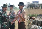 Karya Bhakti HUT ke-81 TNI, Kodim 0815/Mojokerto bersama Warga Bersihkan Sungai Kedungmaling